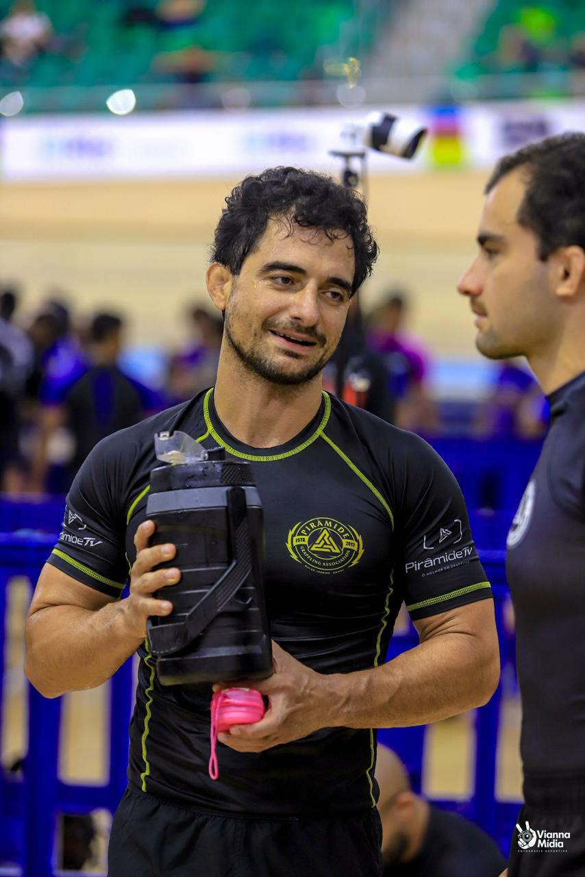 Kit Camisa e short Rash Guard - Black & Gold
